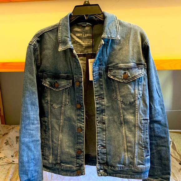 New - Picture 1 of 2